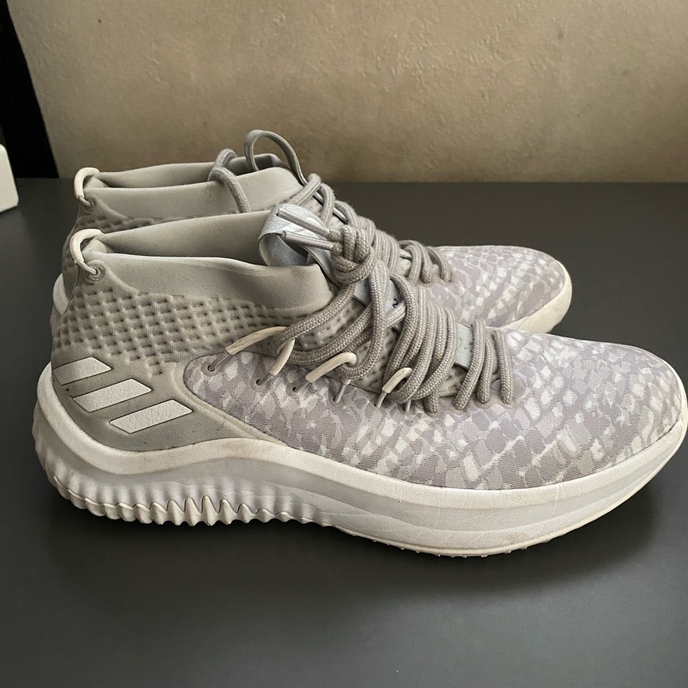 Adidas Dame 4